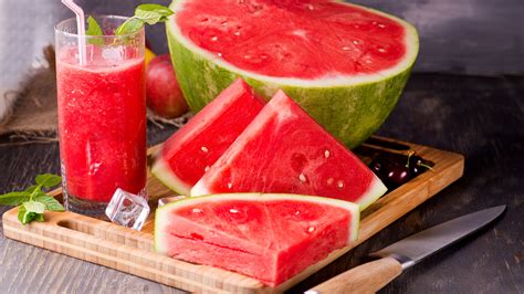 How Much Water Does Watermelon Have: Hydration Facts & Benefits