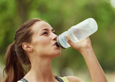 How To Hydrate The Right Way: A Simple Guide