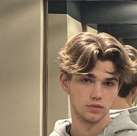 Wavy Middle Part