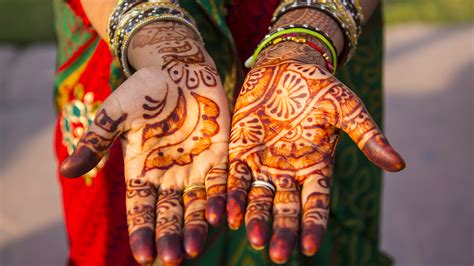 Cultural Meaning Of Henna Body Art Explained